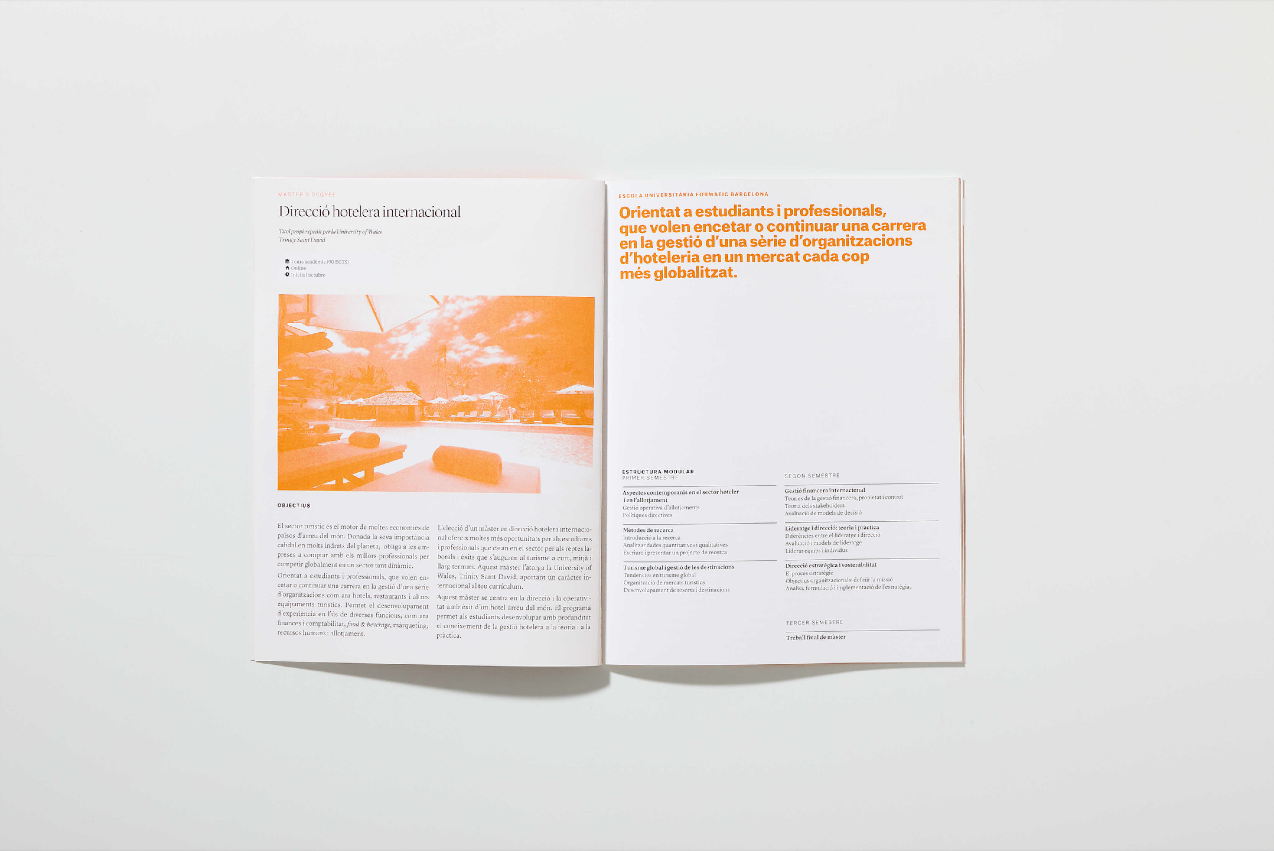 <span><span>Mockups de l'interior de diferents p&agrave;gines de la revista ESCOLA UNIVERIST&Agrave;RIA FORMATIC BARCELONA. Dissenyat per l'estudi ESIETE de branding i comunicaci&oacute;.</span></span>